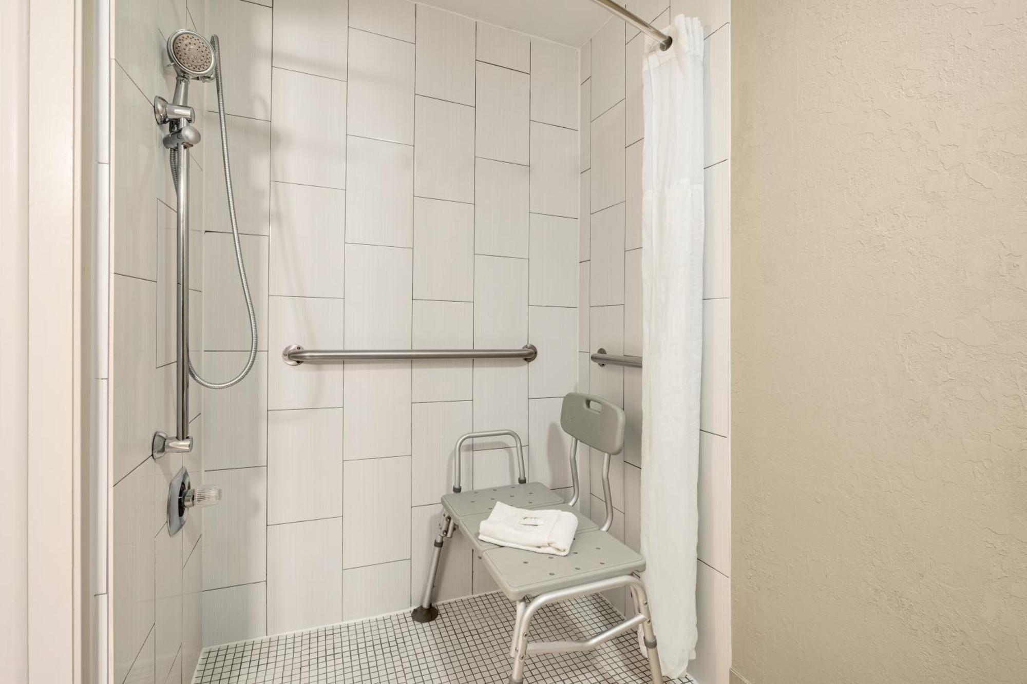Americinn By Wyndham Grand Rapids Airport North 3*