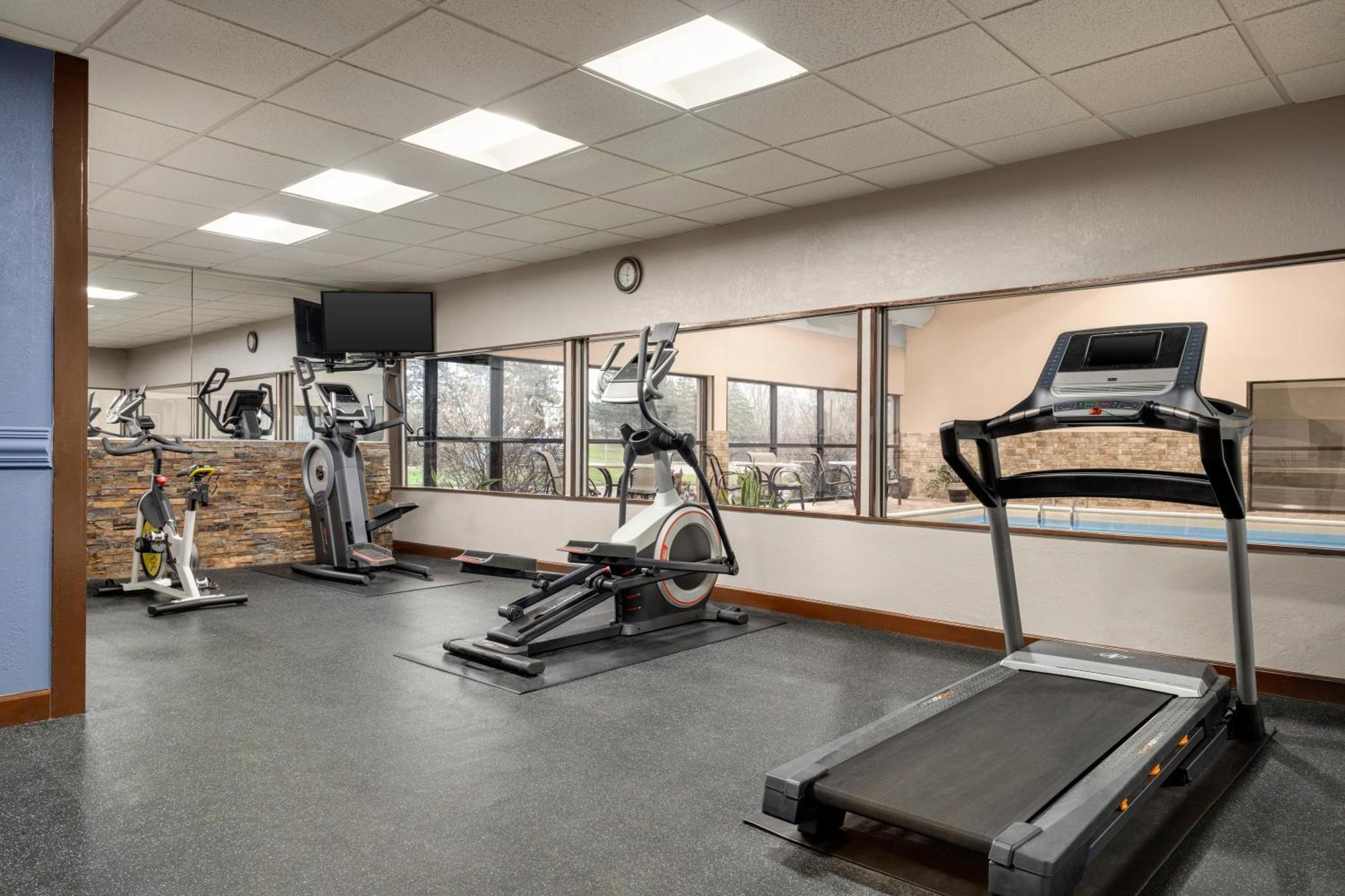 Americinn By Wyndham Grand Rapids Airport North Hotel