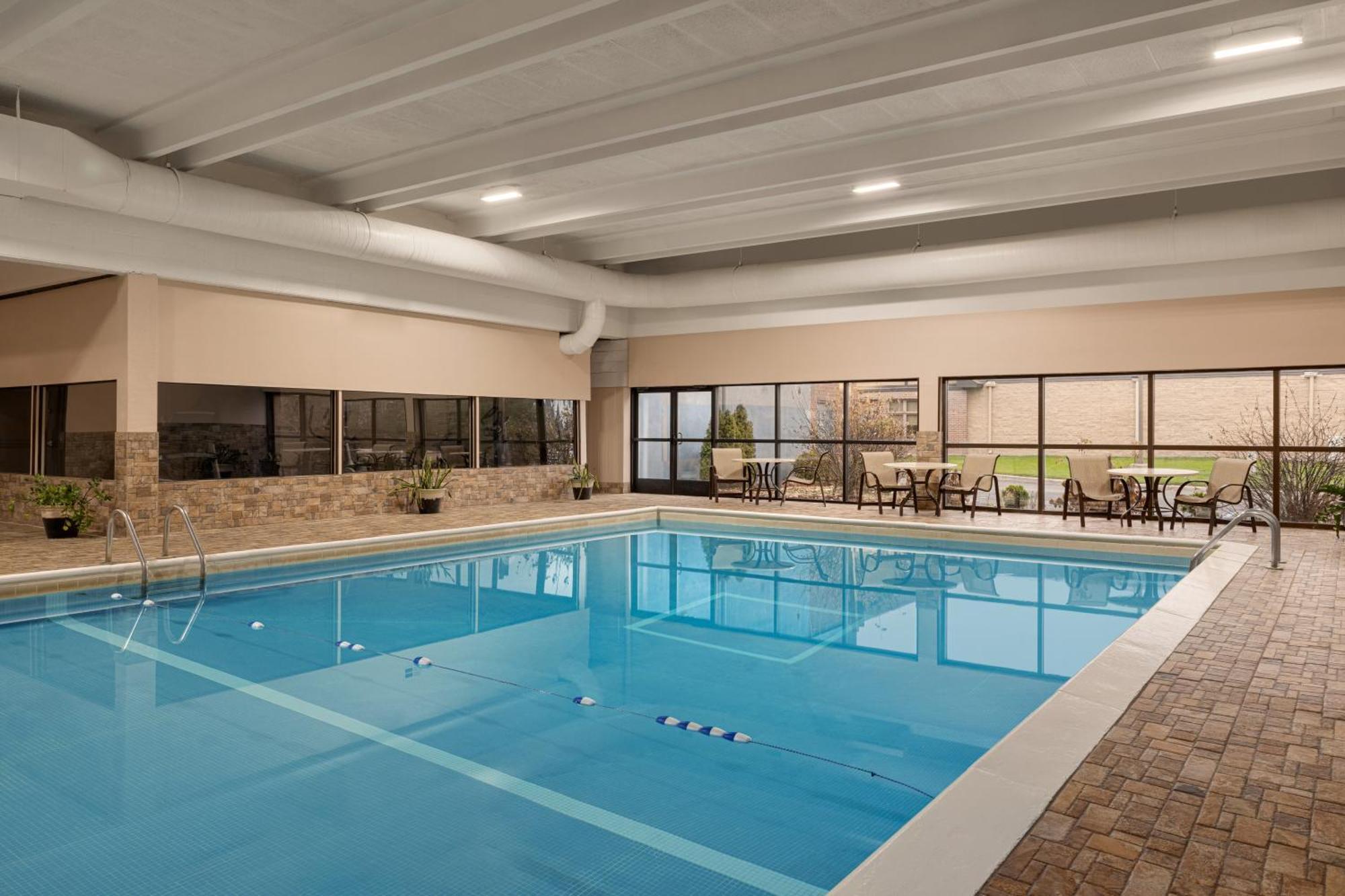 Hotel Americinn By Wyndham Grand Rapids Airport North Cascade
