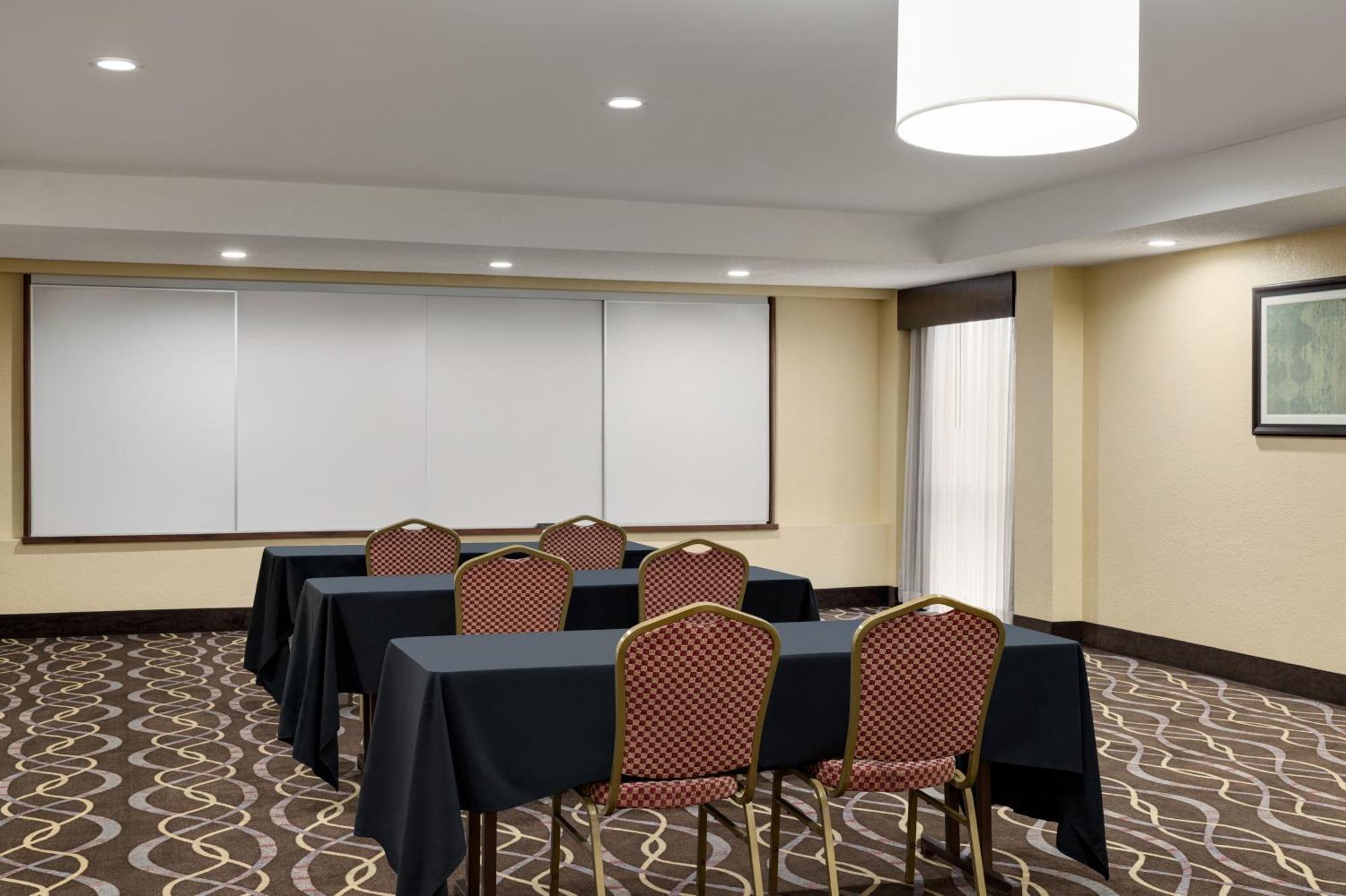 Americinn By Wyndham Grand Rapids Airport North 3*