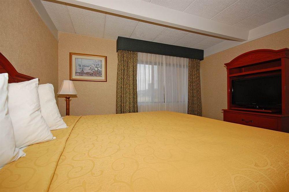 Americinn By Wyndham Grand Rapids Airport North Hotel