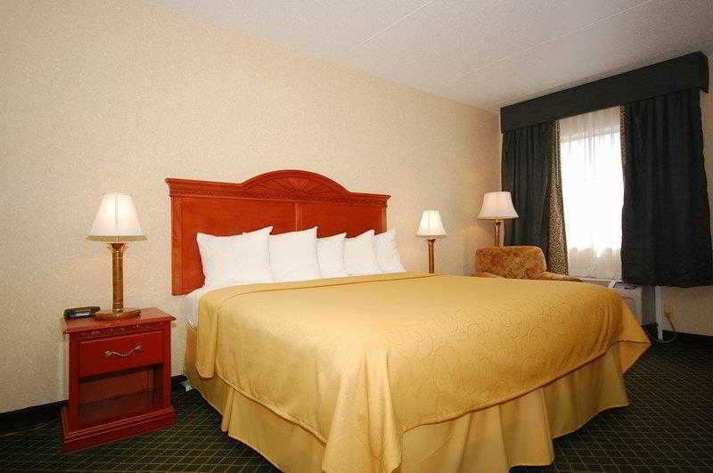 Hotel Americinn By Wyndham Grand Rapids Airport North 3*