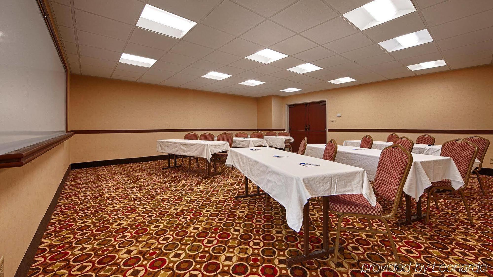 Americinn By Wyndham Grand Rapids Airport North Hotel