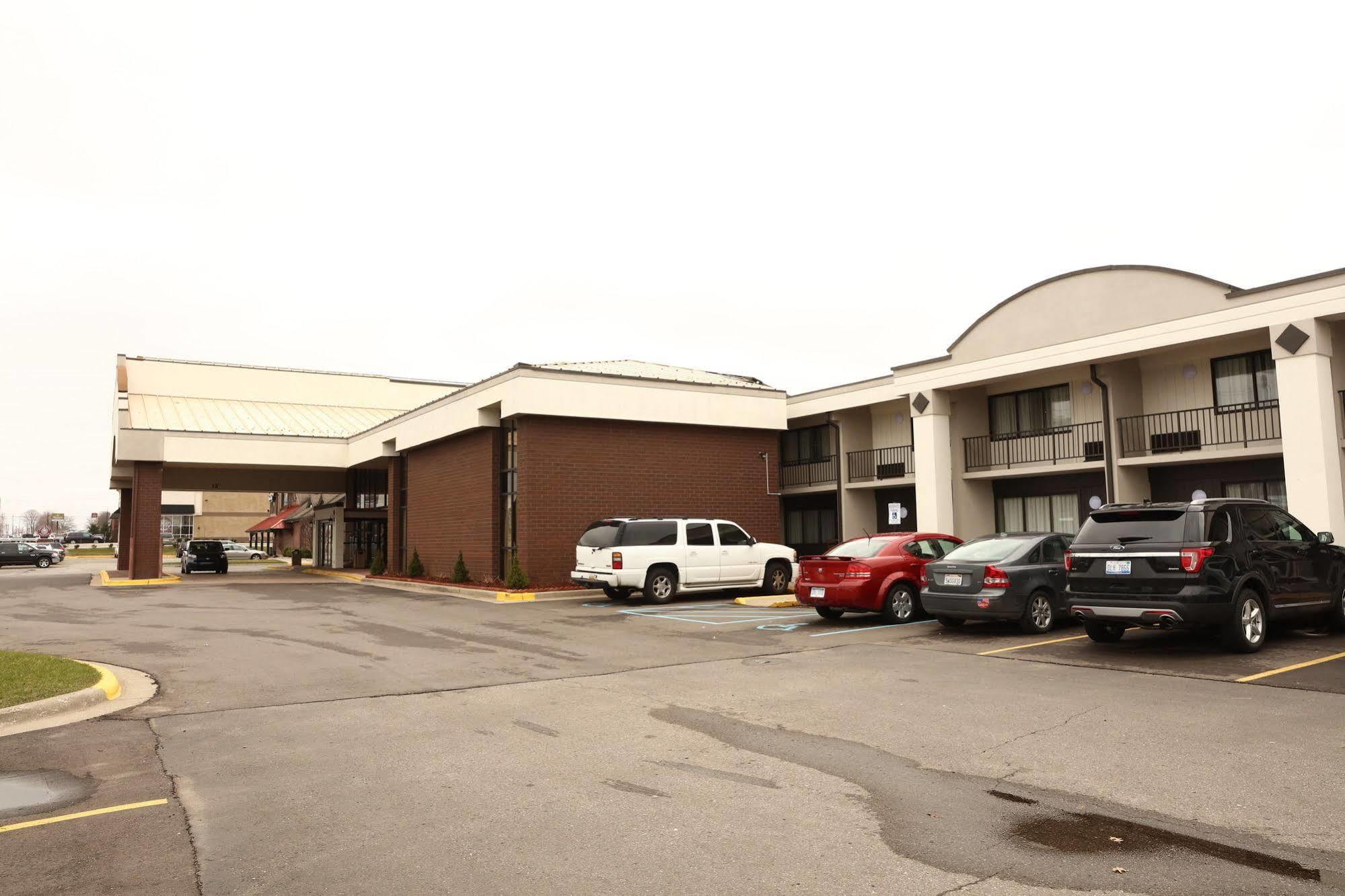 Hotel Americinn By Wyndham Grand Rapids Airport North Cascade