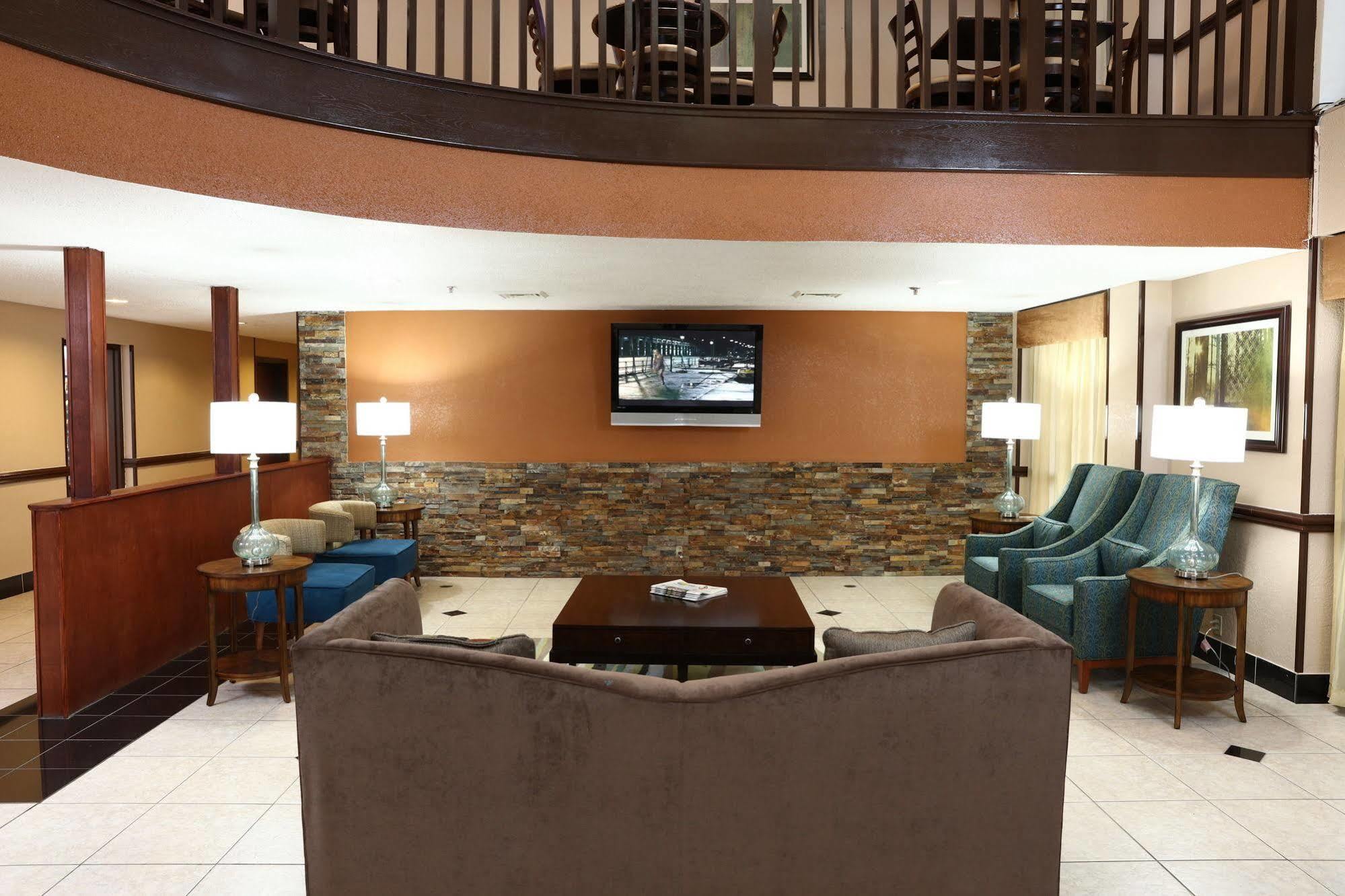 Hotel Americinn By Wyndham Grand Rapids Airport North Cascade