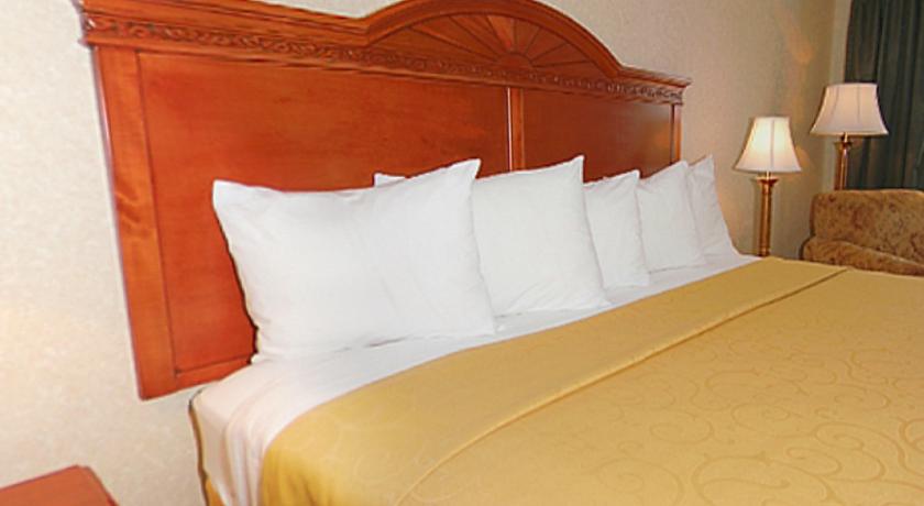 Hotel Americinn By Wyndham Grand Rapids Airport North 3*