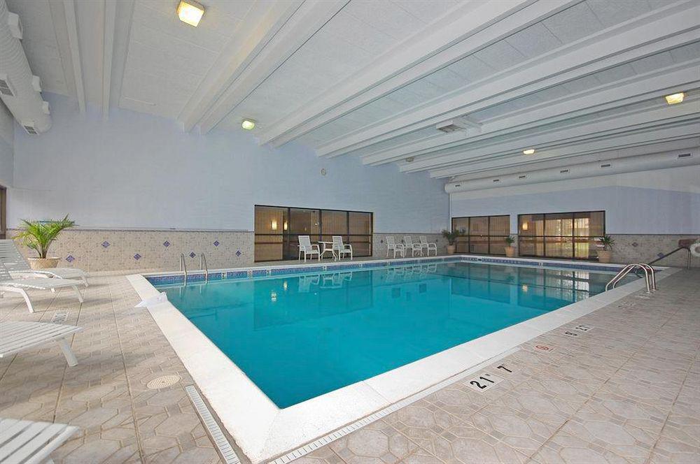 Hotel Americinn By Wyndham Grand Rapids Airport North